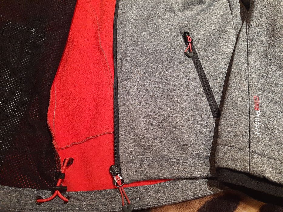 Фірмова вітровка