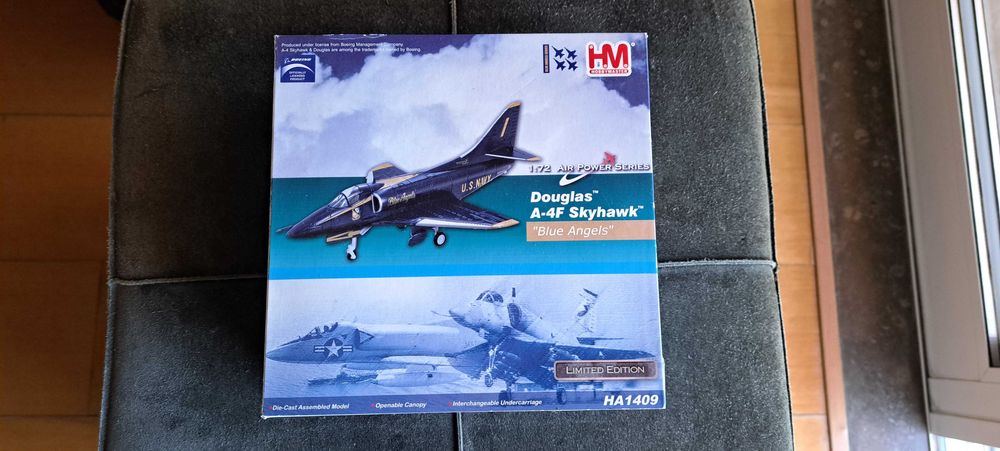 Avião da Hobby Master Douglas A-4F Skyhawk Blue Angels á escala 1:72