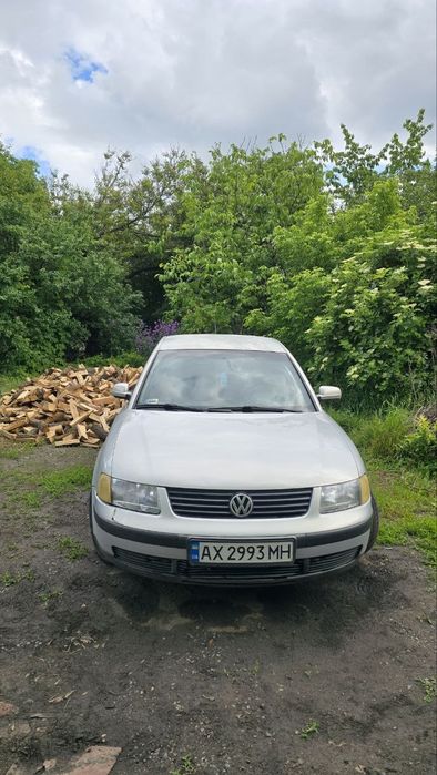 Автомобіль Фольксваген пассат b5