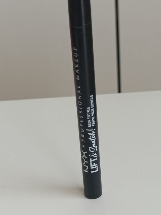 Nyx pisak do brwi odcień ash brown