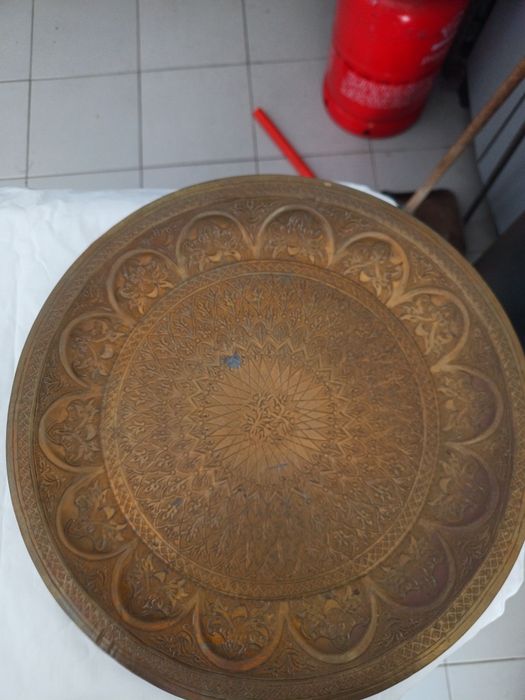 dois pratos em latão marroquinios