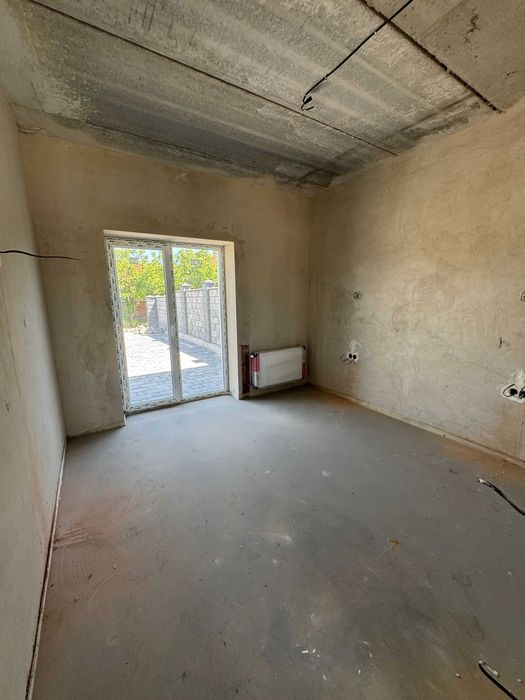 Котедж в районы Щасливого з власним подвір'ям