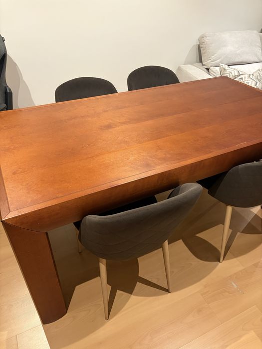Mesa de jantar c/cadeiras