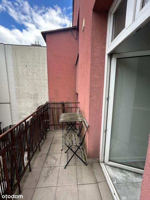 Funkcjonalne mieszkanie w centrum Katowic do odświeżenia! - Widok 5