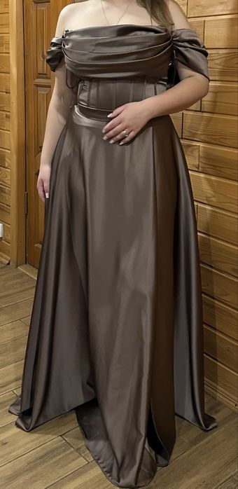 Випускна чарівна сукня