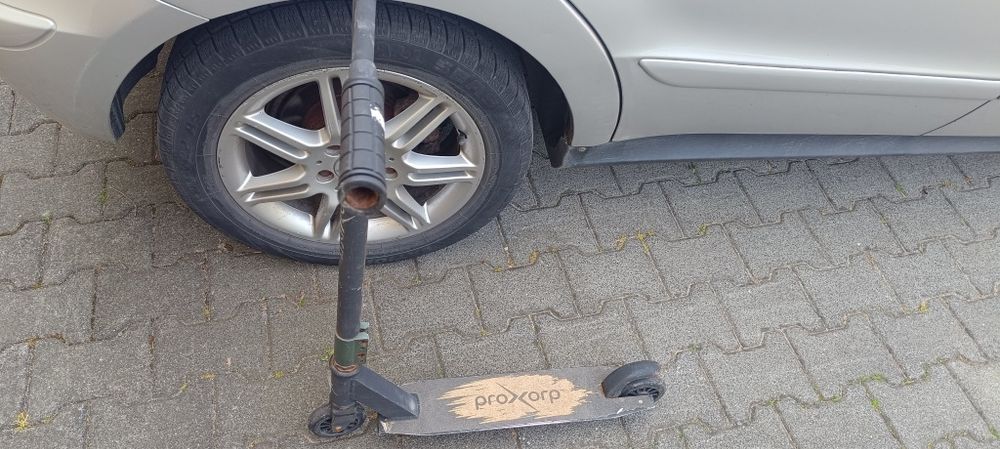 Sprzedam hulajnogę.
