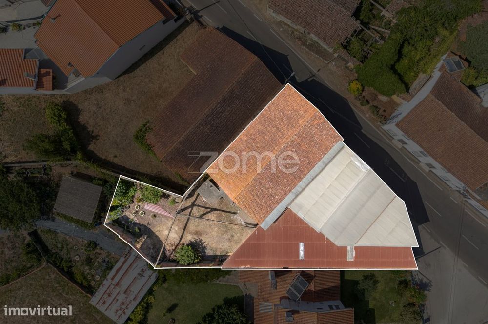 Armazém com 2 Pisos / Grande Potencial | Paredes do Bairro – Anadia