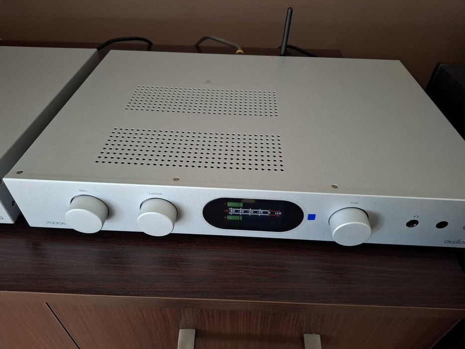 Audiolab7000A wzmacniacz