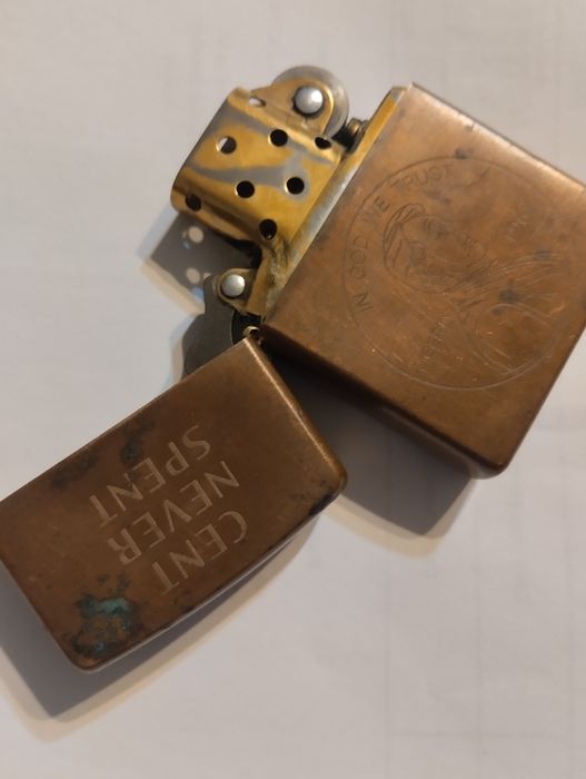 Zapalnicz Zippo z 2005
