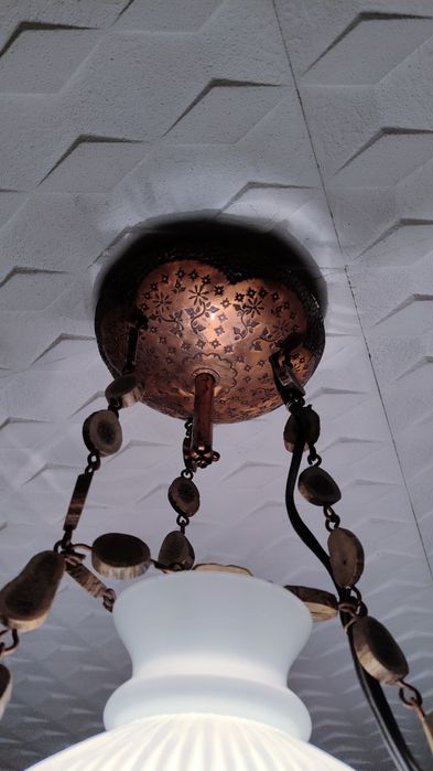 Żyrandol z poroża jelenia. Piękny zabytek