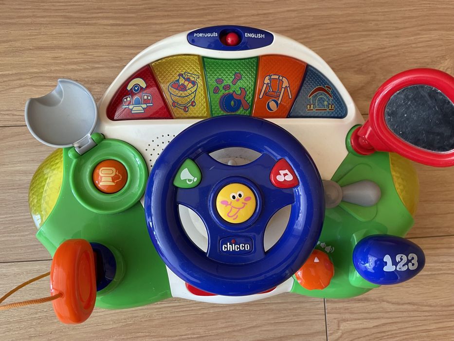 Brinquedo Chicco - simulador de carro