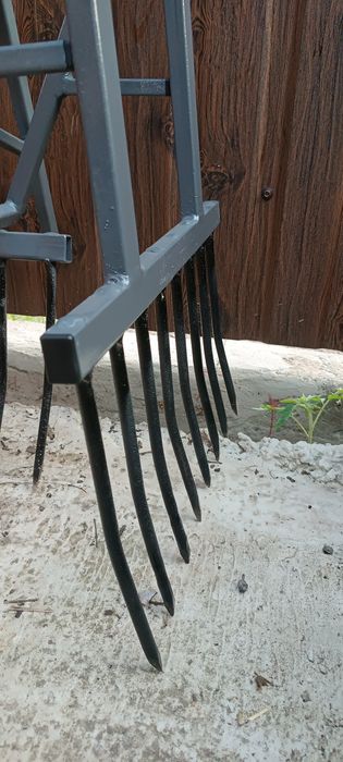 "Чудо-лопата" на 8 зубів