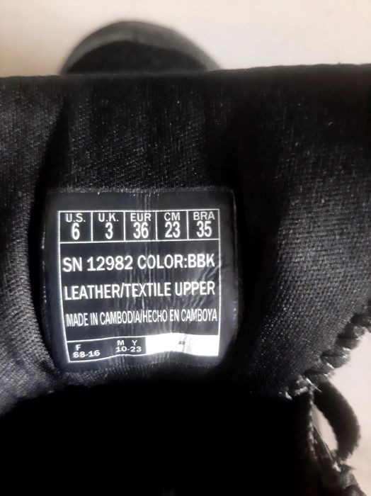 Skechers pretos para mulher