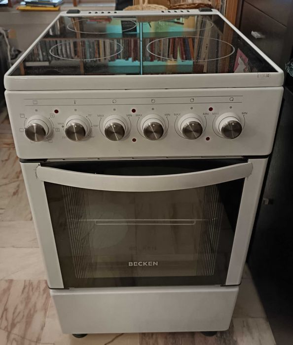 Fogão elétrico com forno