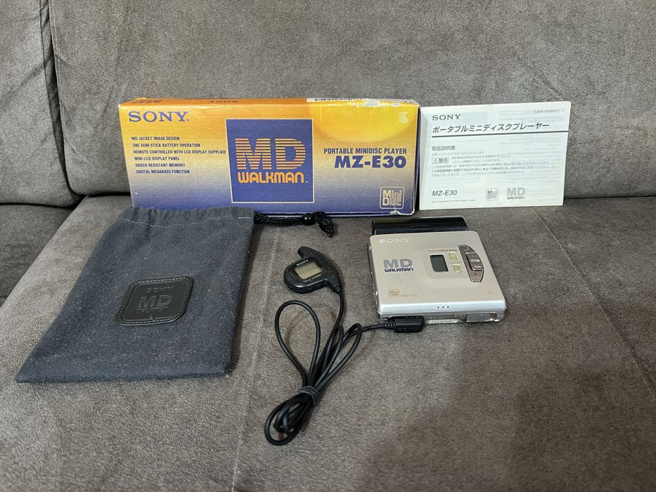 Sony MD-Walkman MZ-E30 Srebrny Zestaw