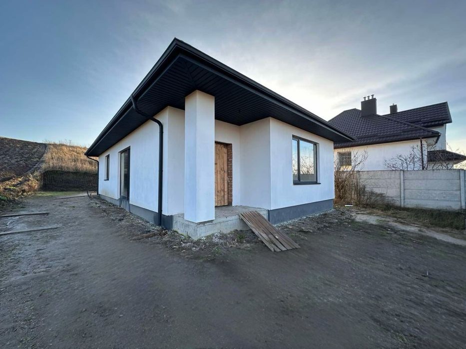 Новий будинок біля міста