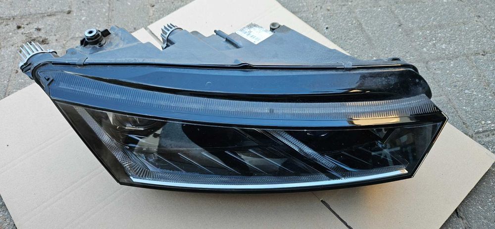 Lampa reflektor prawy przód Skoda Octavia IV Full LED Oryginał Eu
