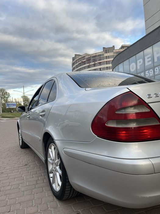Mercedes benz e211