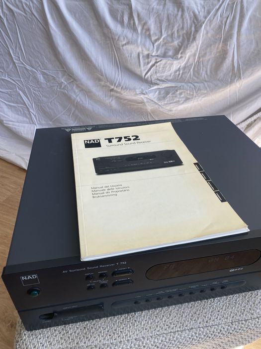 Amplificador Surround Receiver NAD T 752