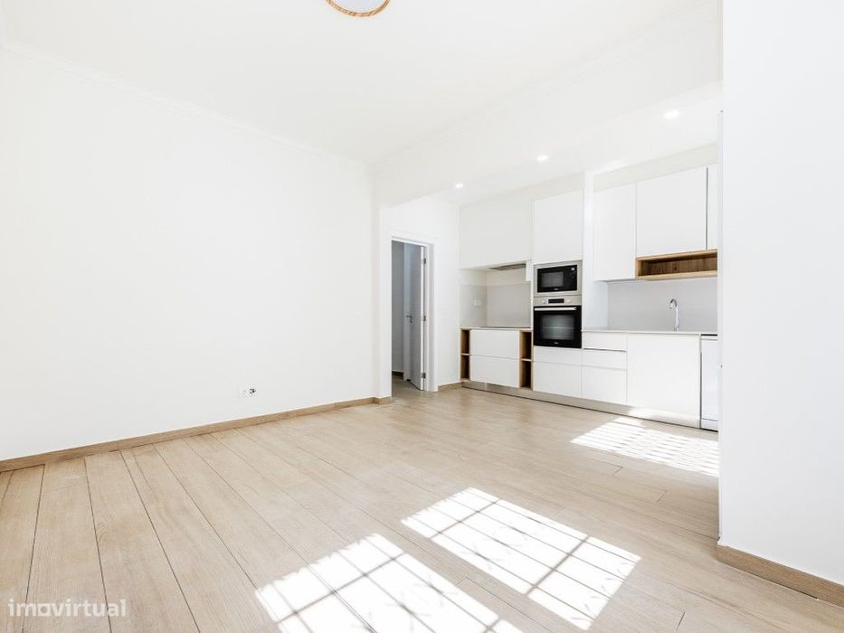 T2 Totalmente Remodelado na Damaia | Junto às Portas de Benfica