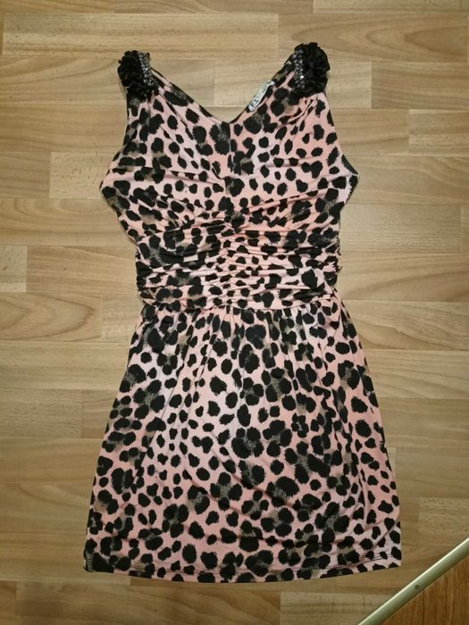 130 грн. Ціна за все. Пакет речей на 44 р (2 речі)