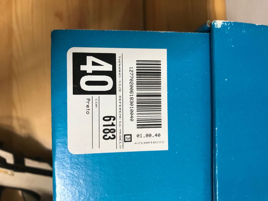 Sapatos aberto atras NOVOS 40 e 39