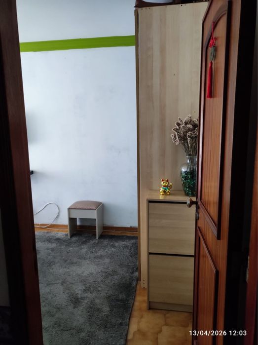 Quarto amplo e acolhedor