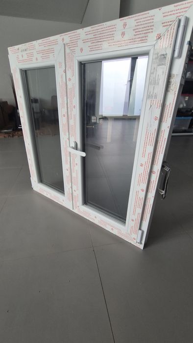 Janela oscilobatente PVC 100x100 cm branco