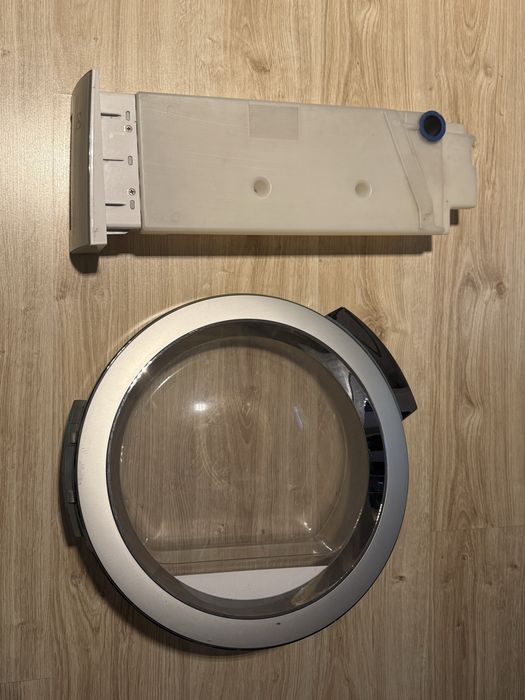Drzwiczki klapa z zawiasem do suszarki bebnowej electrolux . Model EDH3498RDC