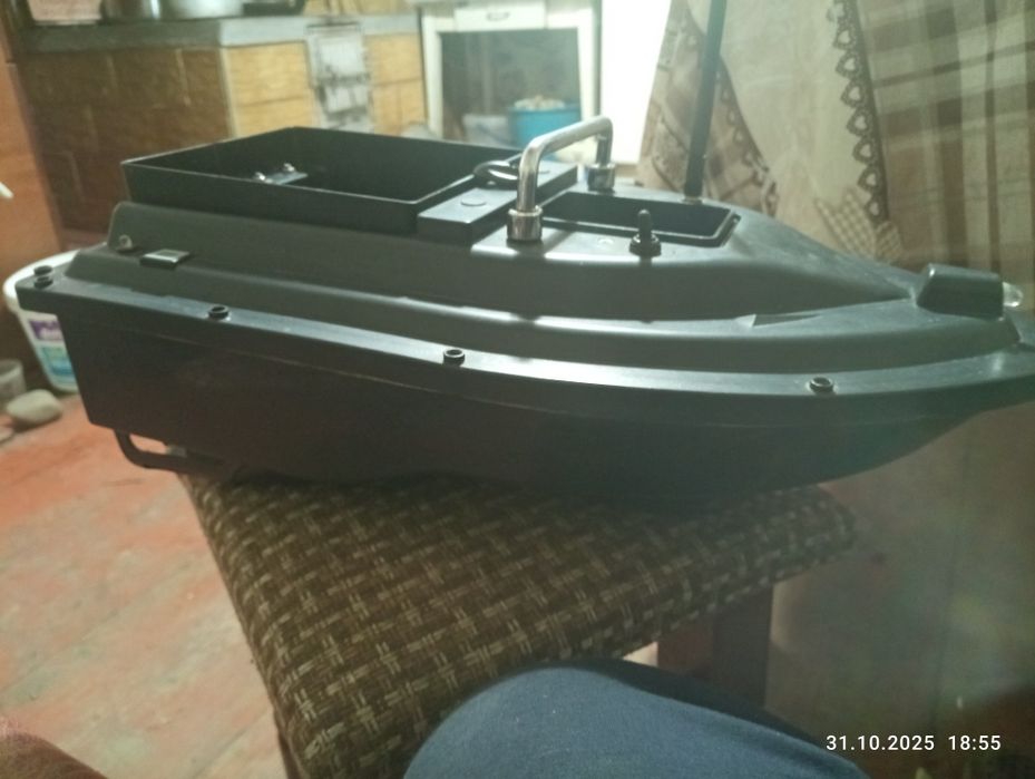 Продам кораблик d16 в хорошому стані