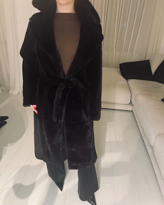 Продается норковая шуба Blackglama