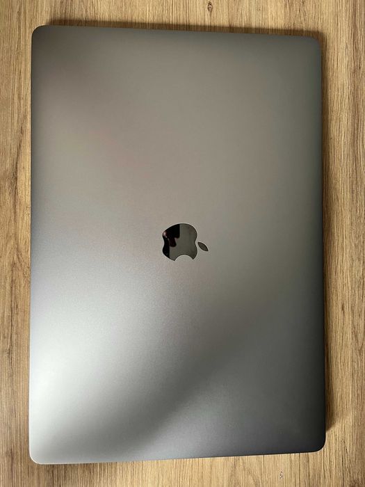 MacBook Pro 16" 16GB / 1TB / Intel Core i9
