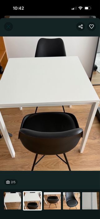 Conjunto Mesa branca e duas cadeiras minimalista