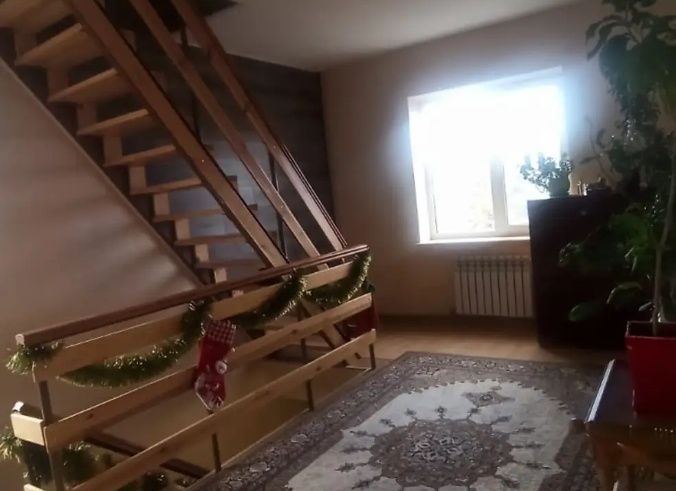 [44]Продаж 2 поверхового будинку з ремонтом і ділянкою  4 сотки