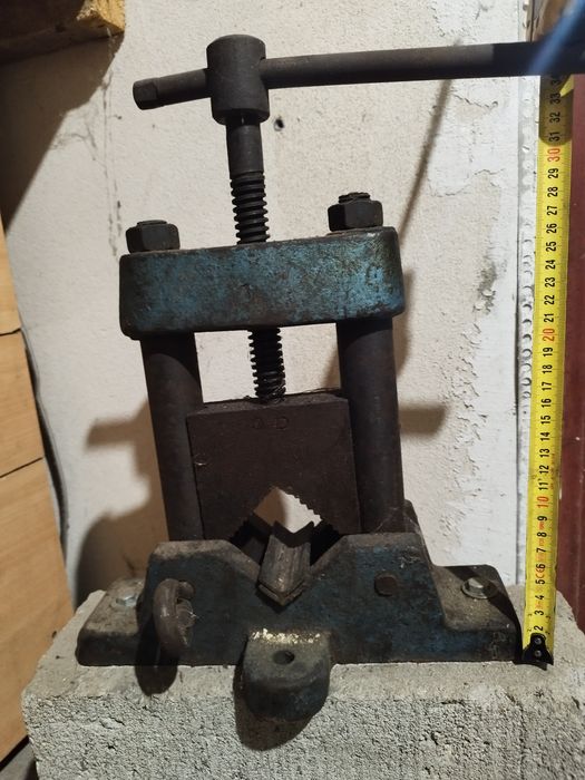 Imadło do rur solidne