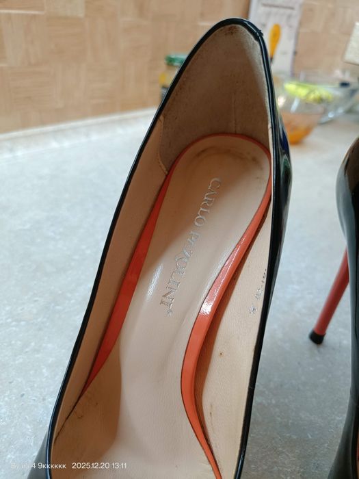 Туфлі жіночі 36 р. Carlo Pazolini