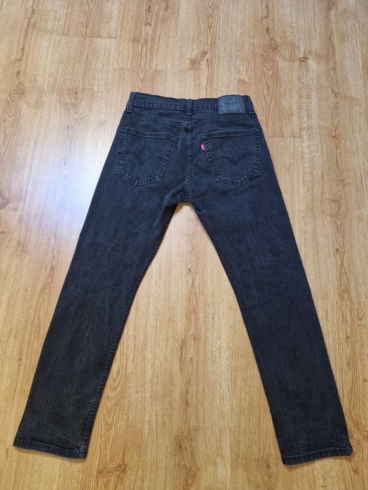 Levi's 502 Pretas