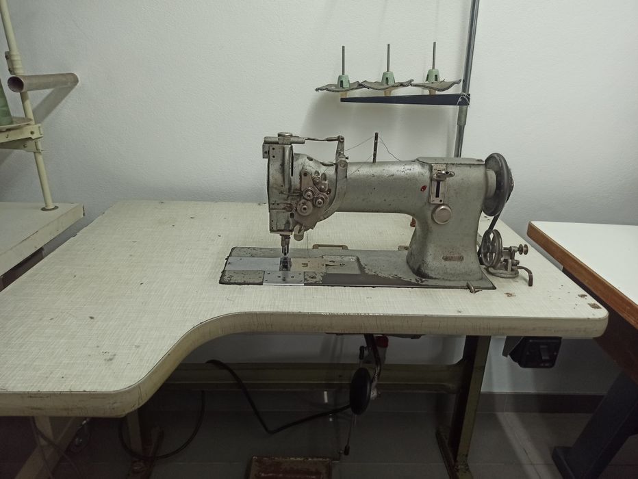 Máquina de duas agulhas DURKOPP