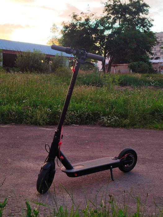 Продам електро самокат Kugoo m365