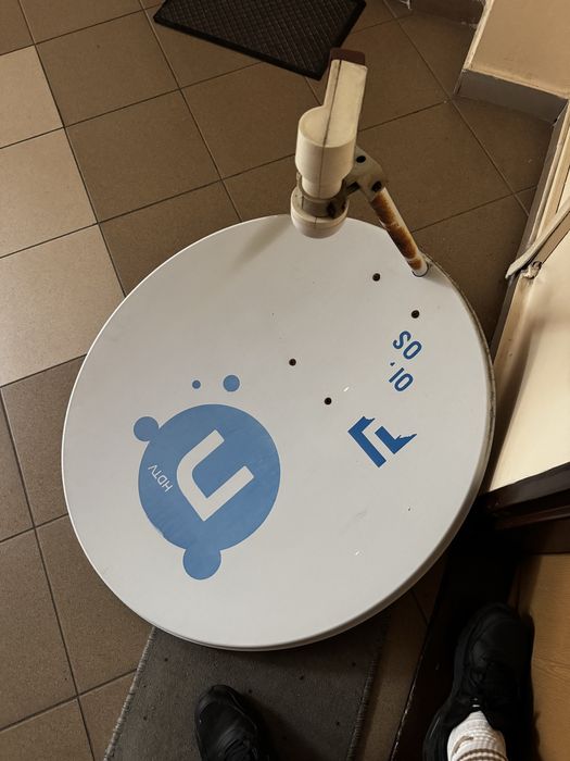 Antena satelitarna
