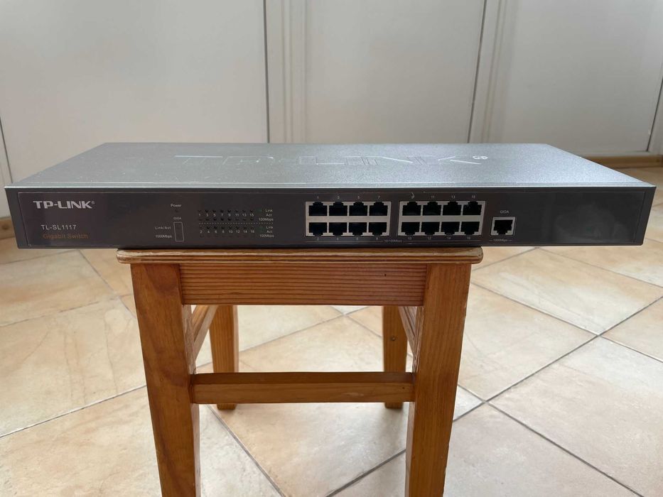 Комутатор TP-LINK TL-SL1117