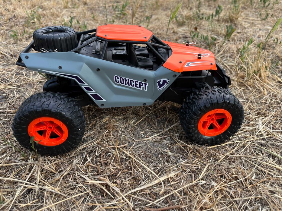 Машинка на пульту на радіокеруванні 1:16 ЯКІСНА ВЕЛИКА 2АКБ