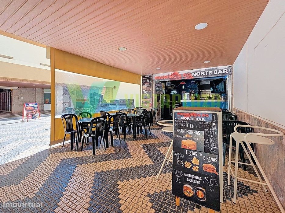 Bar e Restaurante à venda na Avenida Tomás Cabreira, Praia da Rocha...