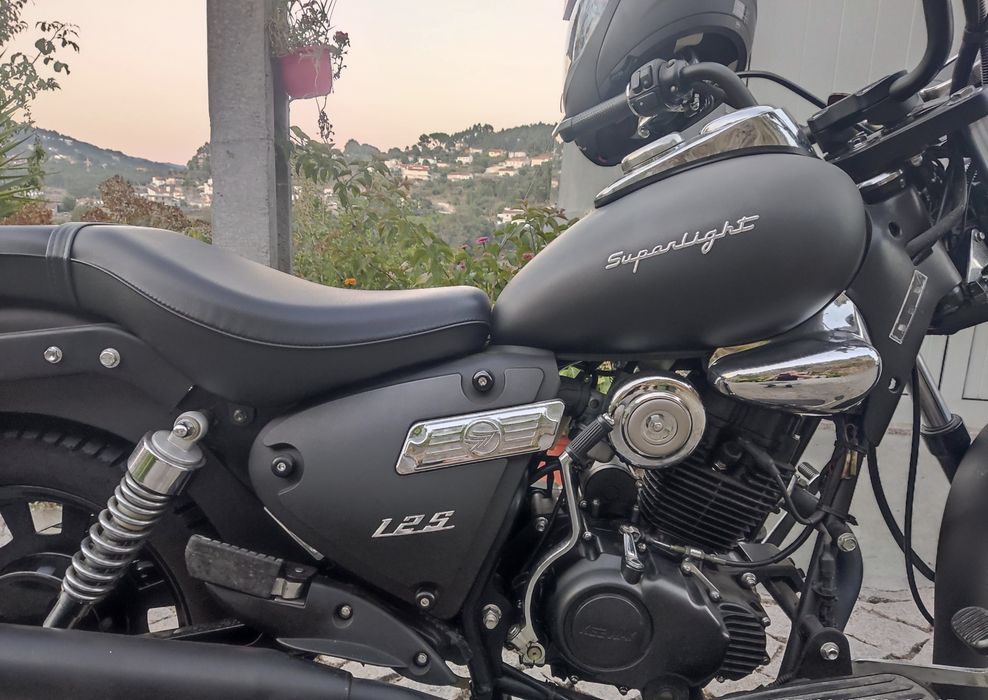 Keeway Superlight como nova (4800kms)