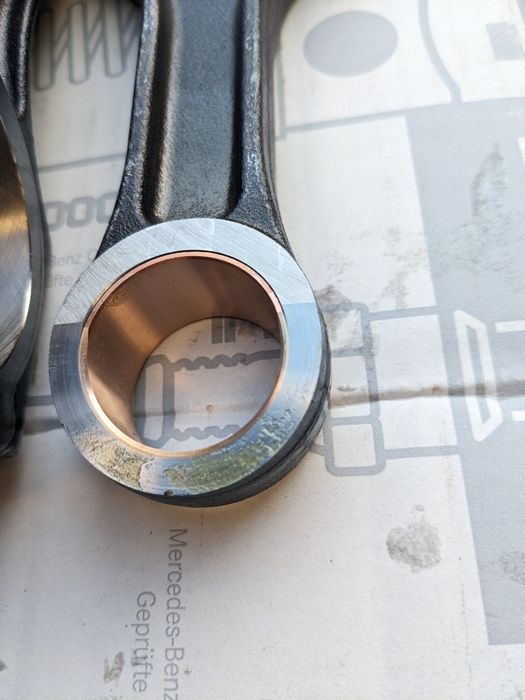 Шатун мотор om651 Мерседес