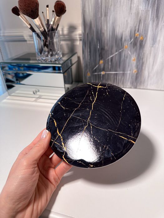 Podstawka ozdobna czarna jak marmur wzór nowa glamour