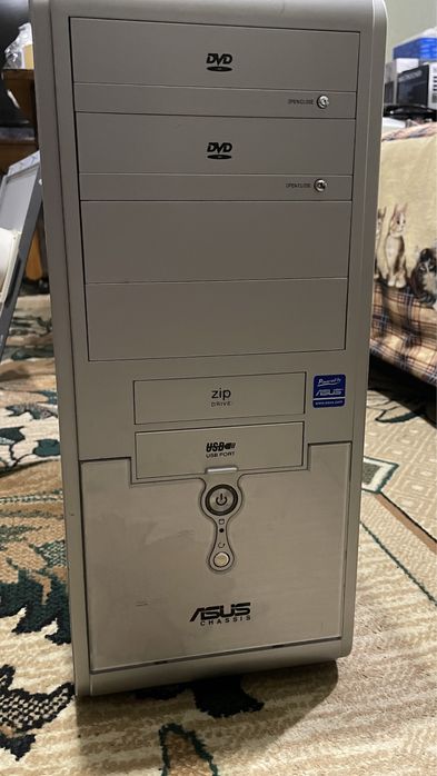 Корпус ASUS з блоком живлення 350W