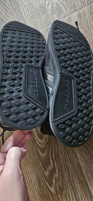 Кроссовки Adidas