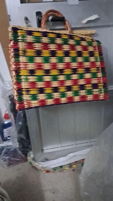 35€ Vendo cesta nova de palha, feita manualmente