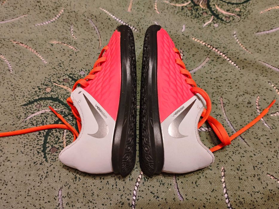 Футзалки Nike Hypervenom   (оригинал) фирменные размер- 28 стелька-18см